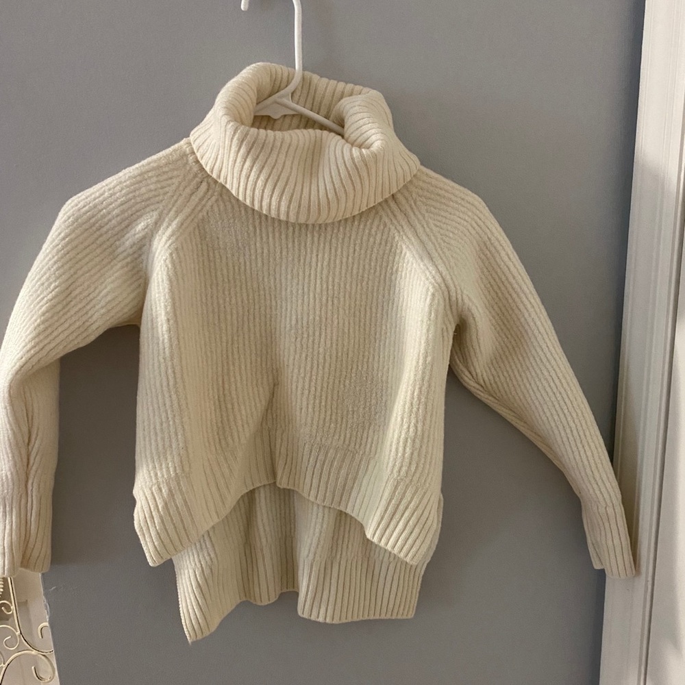 Aritizia Wilfred Free Cream Sweater